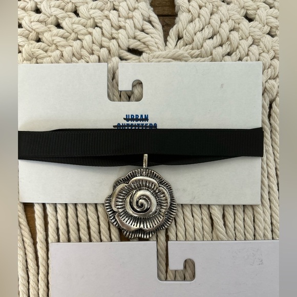 Urban Outfitters Bundle of two, a Silver Rosette and Green Stone Pendant Chokers - Picture 6 of 8